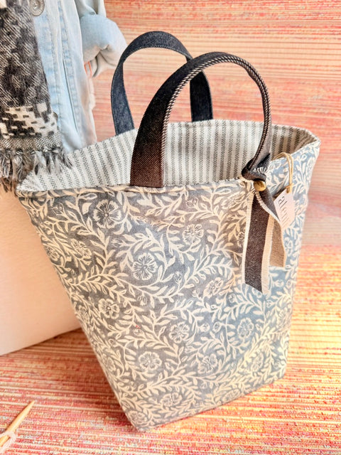 Rhapsody Hope Basket – Atenti USA Handmade Floral Knitting & Crochet Tote