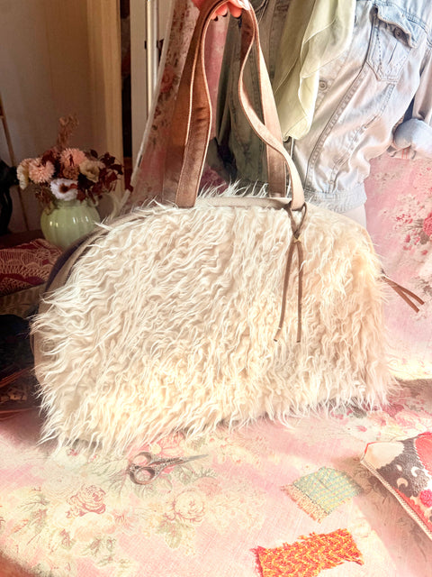 Llama Twist Overnighter