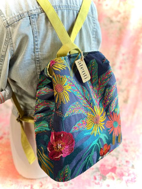 Flora Backsac: Convertible Backpack, Stylish & Versatile Craft Companion