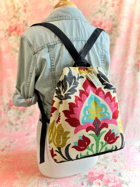 Santa Maria Backsac: Convertible Backpack, Stylish & Versatile Craft Companion