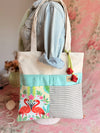 Paradise Tutto Tote: Elegant & Versatile