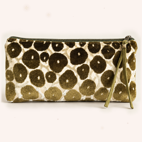 Atenti Olive Cheetah on blush ivory with subtle rose-gold and champagne stars.