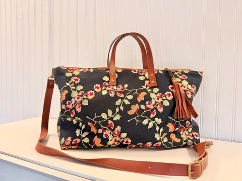 Romeo Buddy Bag – Embroidered USA Handmade Leather Crossbody Strap Carry All Tote (Copy)