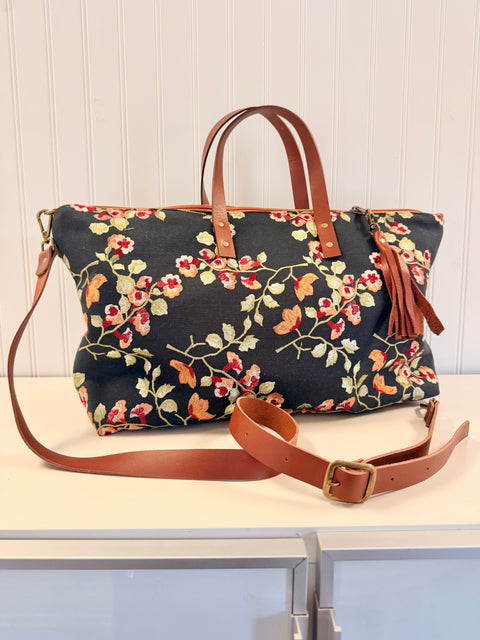 Romeo Buddy Bag – Embroidered USA Handmade Leather Crossbody Strap Carry All Tote (Copy)