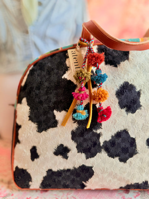 Curly Cow Overnighter – Handmade Weekender Bag with Cowhide Texture & Leather Accents